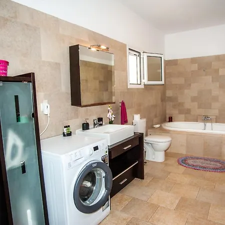 Апартаменты Nikos Spacious And Panoramic