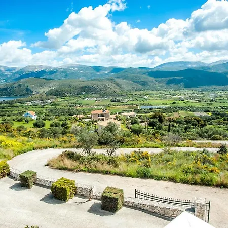 Nikos Spacious And Panoramic *